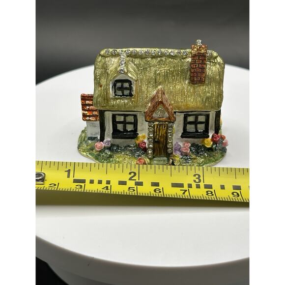 English Cottage Enameled Metal Trinket Box With Crystal Accents 2 Inches - Picture 10 of 11